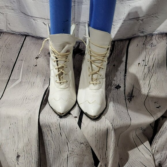 Vintage Granny Boots Soft Leather White Cream Sz 8.5 Victorian Wedding - Picture 1 of 7